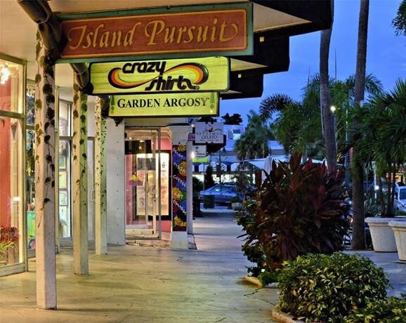 Shopping at dusk on St. Armand's Longboat Key